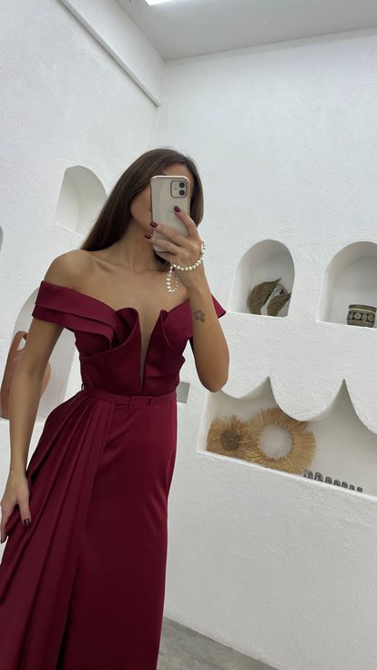 Bordo Drapeli Kemerli Volanlı Saten Abiye Elbise