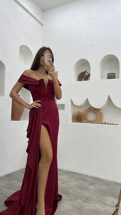 Bordo Drapeli Kemerli Volanlı Saten Abiye Elbise