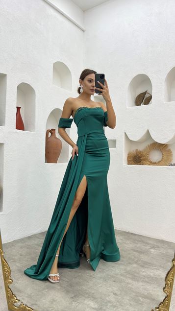 Emerald Green Chest Embroidered Detail Draped Satin Evening Dress
