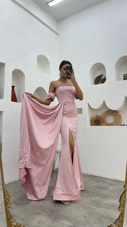 Pudra Göğsü İşlemeli Drapeli Saten Abiye Elbise