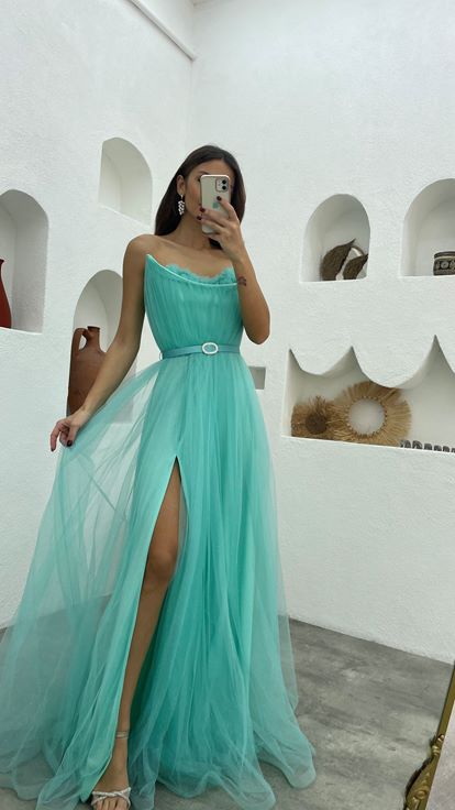 Mint Yeşili Göğsü Çiçek Detay Straplez Kemerli Tül Abiye Elbise