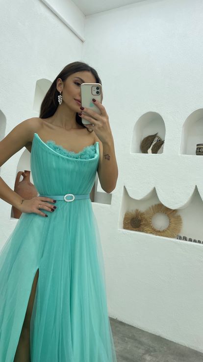 Mint Yeşili Göğsü Çiçek Detay Straplez Kemerli Tül Abiye Elbise