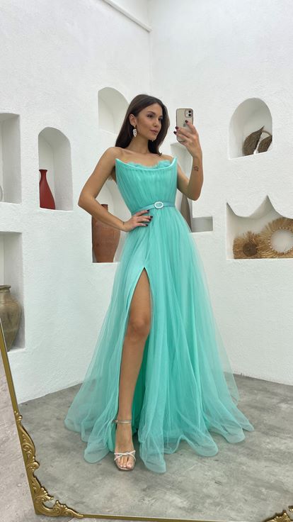 Mint Yeşili Göğsü Çiçek Detay Straplez Kemerli Tül Abiye Elbise