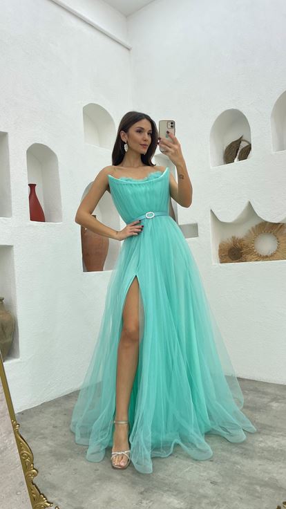 Mint Yeşili Göğsü Çiçek Detay Straplez Kemerli Tül Abiye Elbise