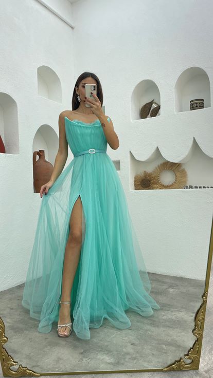 Mint Yeşili Göğsü Çiçek Detay Straplez Kemerli Tül Abiye Elbise