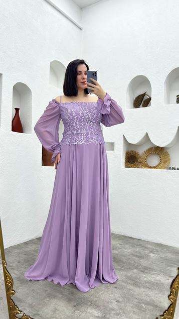 Vestido de noche de gasa lila de talla grande con motivo en correa de cuerda
