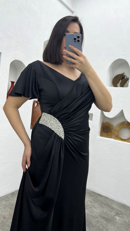 Black Waist Embroidered Detail Pleated Satin Plus Size Evening Dress