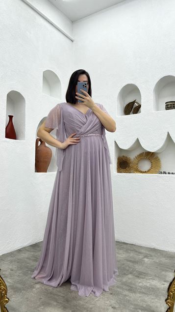 Vestido de noche de talla grande con motivo de cintura brillante y volantes lila