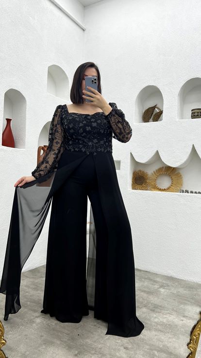 Siyah Üzeri Motifli Büyük Beden Tulum