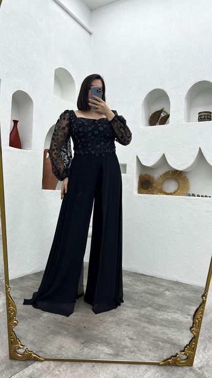 Siyah Üzeri Motifli Büyük Beden Tulum