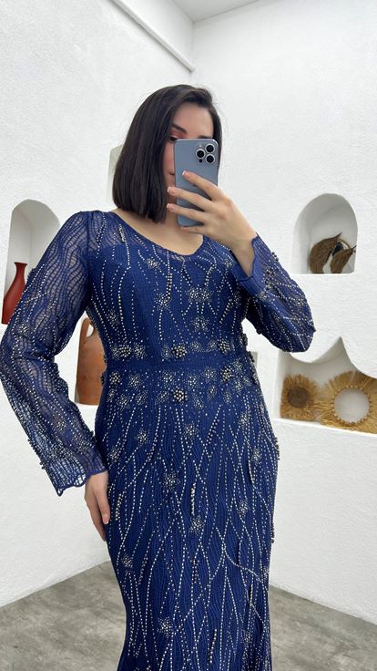 Saks besticktes Abendkleid mit V-Ausschnitt in Übergröße