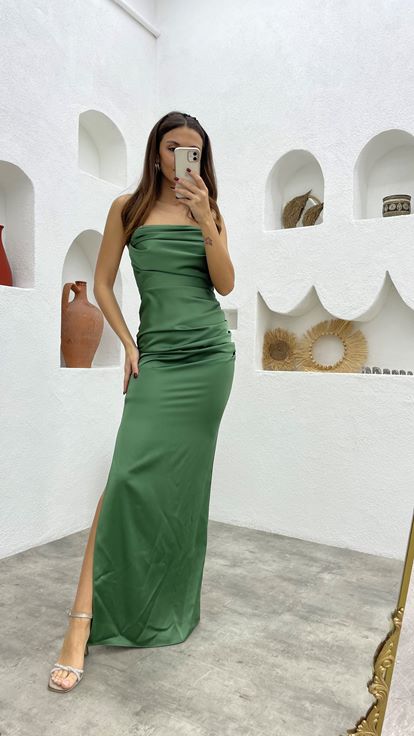 Vestido de noche de satén fruncido sin tirantes verde menta