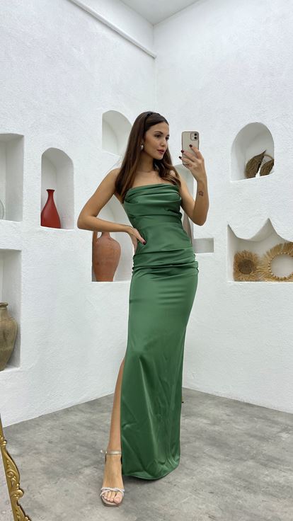 Vestido de noche de satén fruncido sin tirantes verde menta