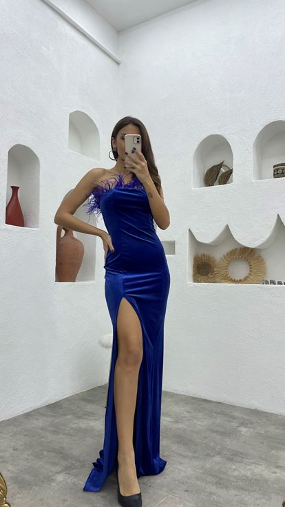 Sax Feather Detail Strapless Velvet Evening Dress