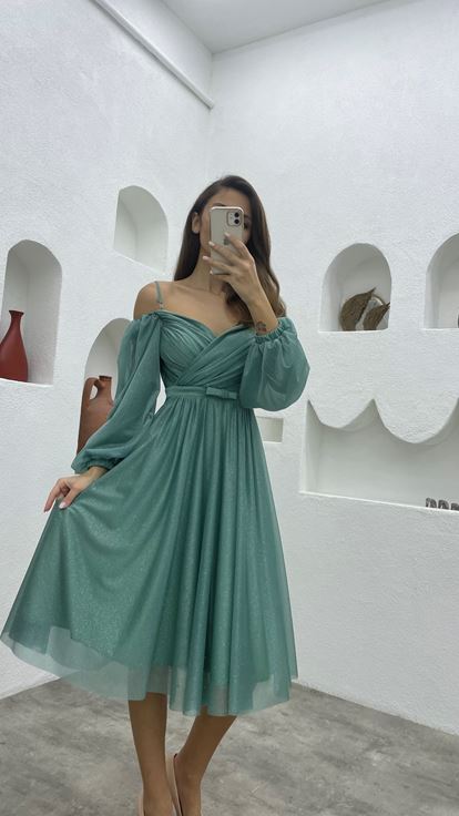 Vestido de noche de tul con purpurina drapeado con manga globo verde menta