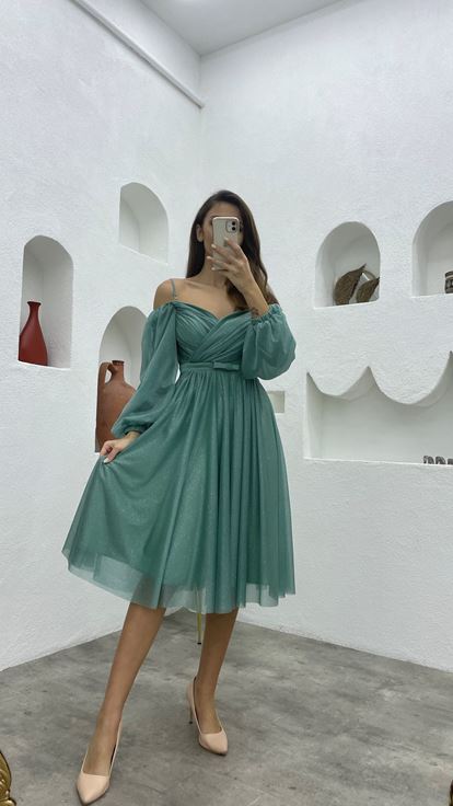 Vestido de noche de tul con purpurina drapeado con manga globo verde menta