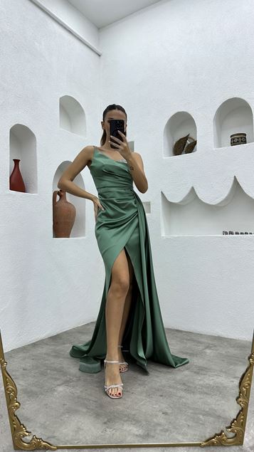 Cinturino di corda verde menta petto ricamato raso abito da sera