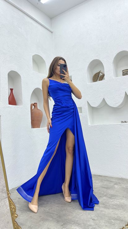 Saks Cuerda Correa Pecho Bordado Vestido de Noche de Satén