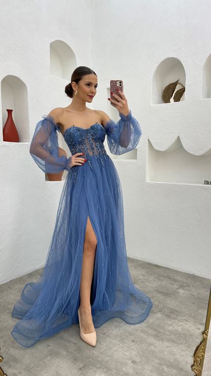 Vestido de noche de tul bordado índigo