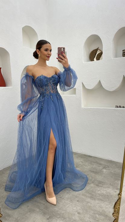 Vestido de noche de tul bordado índigo