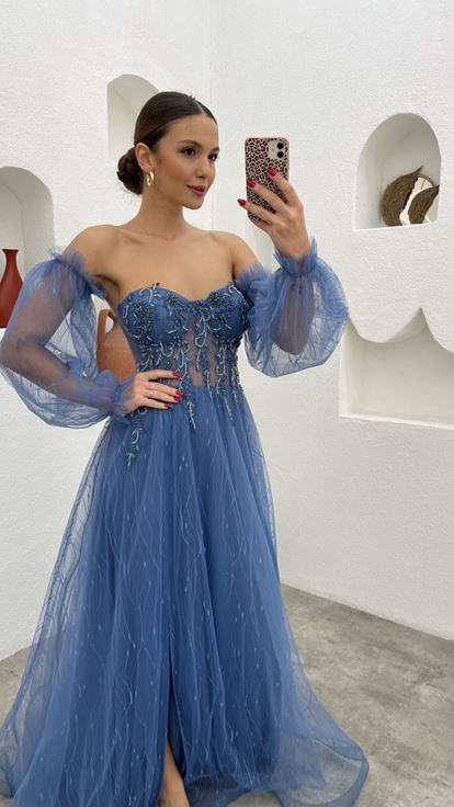 Vestido de noche de tul bordado índigo