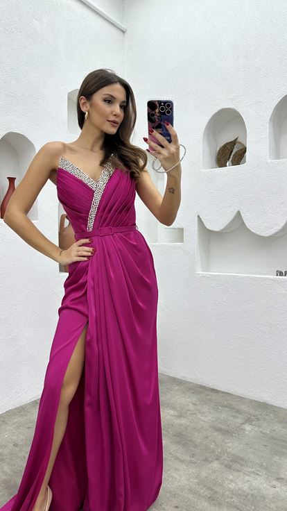 Fuşya Straplez İşlemeli Drapeli Saten Abiye Elbise