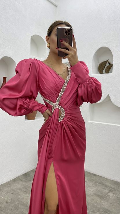 Pembe İşlemeli Büzgülü Abiye Elbise
