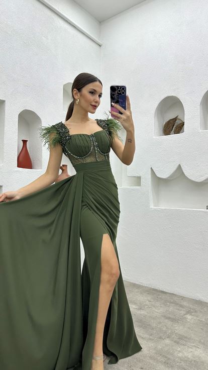Haki İşlemeli Tüylü Abiye Elbise