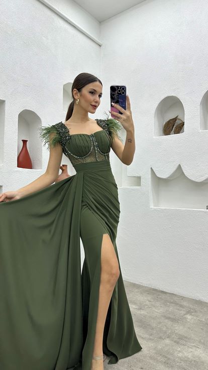 Haki İşlemeli Tüylü Abiye Elbise