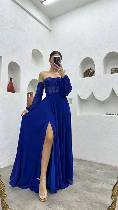 Robe de soirée en mousseline brodée