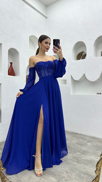 Robe de soirée en mousseline brodée