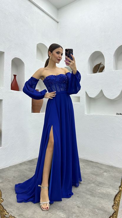 Robe de soirée en mousseline brodée