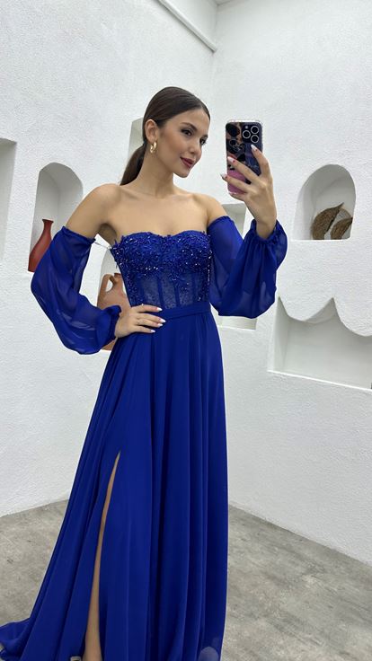 Robe de soirée en mousseline brodée
