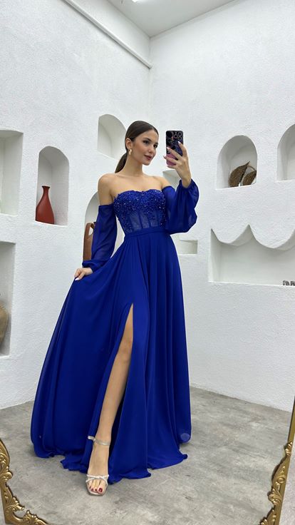 Robe de soirée en mousseline brodée