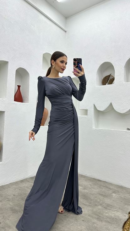 فستان سهرة رمادي مكشكش ومنسدل