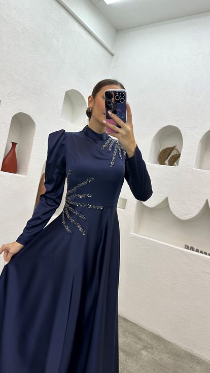 Lacivert İşlemeli Saten Tesettür Abiye