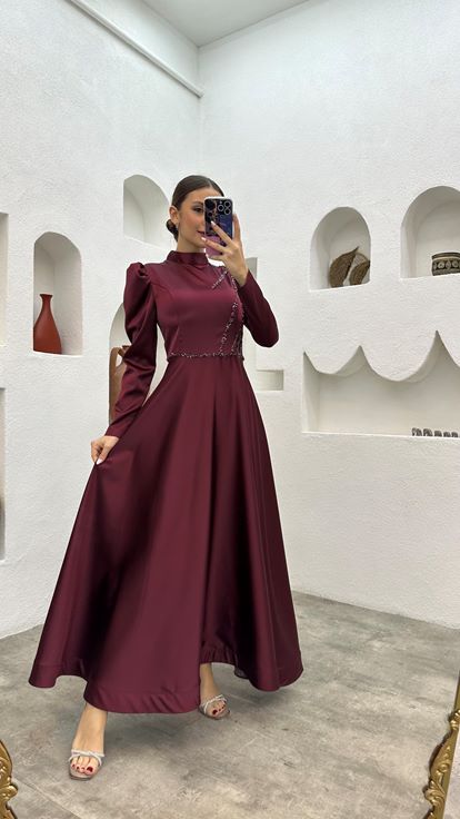 Bordo İşlemeli Saten Tesettür Abiye