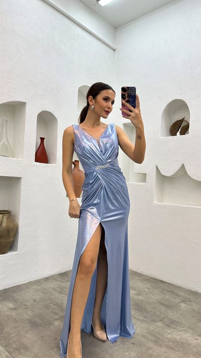 Bebe Mavisi Beli Broş Detay Saten Abiye Elbise