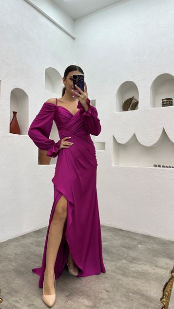 Vestido de noche de satén fruncido drapeado con correa de cuerda fucsia