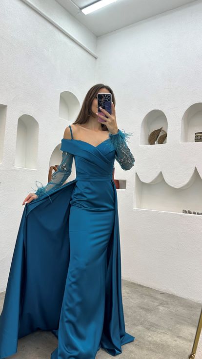 Turkuaz İp Askılı Kolları İşlemeli Saten Abiye Elbise