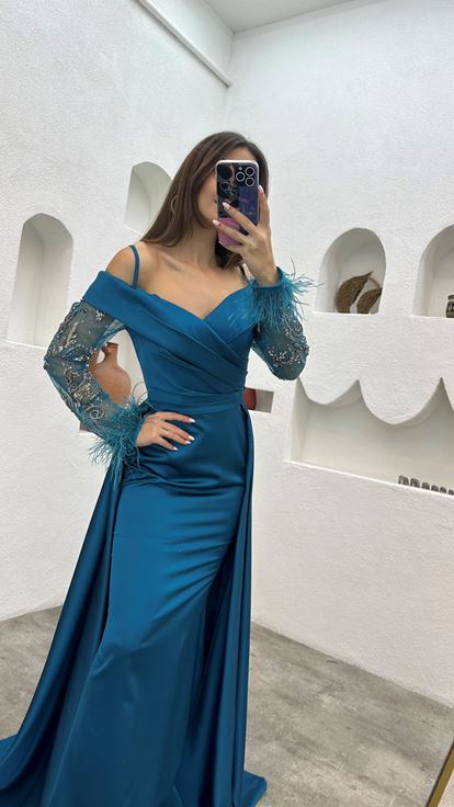 Turkuaz İp Askılı Kolları İşlemeli Saten Abiye Elbise