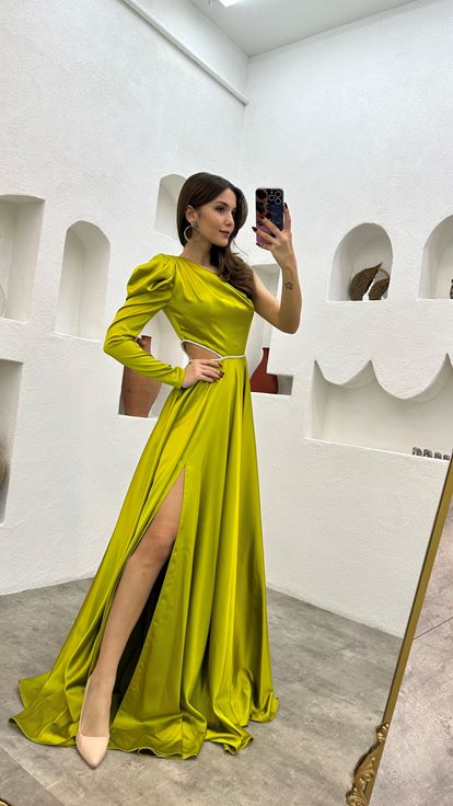 فستان سهرة ساتان أصفر بخصر واحد