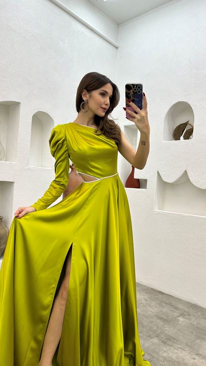 فستان سهرة ساتان أصفر بخصر واحد