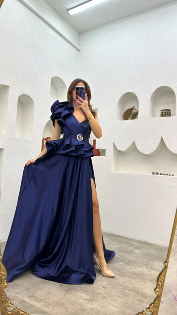 Bleu marine Une épaule Flounced Draped Satin Robe de soirée