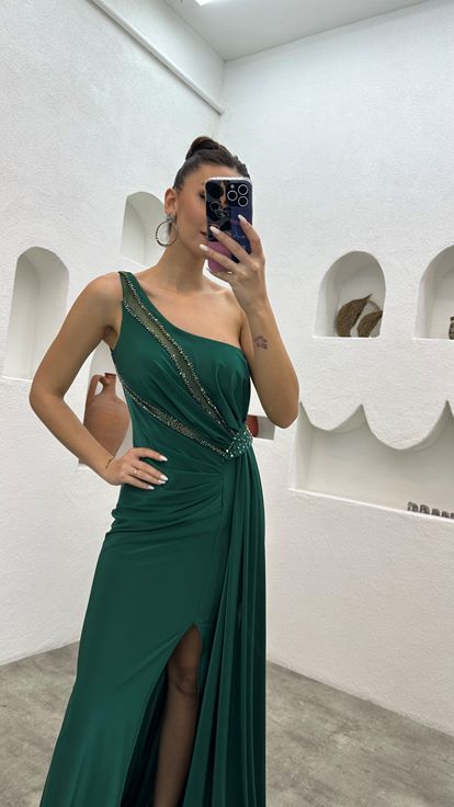 Zümrüt Tek Omuz İşlemeli Beli Motifli Abiye Elbise