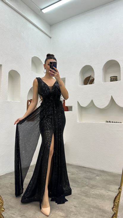 Siyah Beli Tüy Detay Pul Payet Abiye Elbise