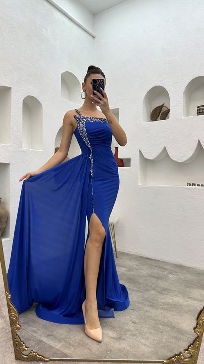 Saks Brodé Satin Robe de soirée avec bretelles