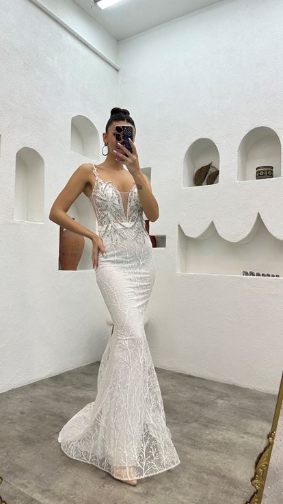 Beyaz İp Askılı İşlemeli Tül Abiye Elbise