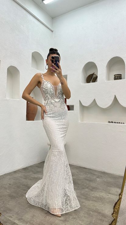 Beyaz İp Askılı İşlemeli Tül Abiye Elbise