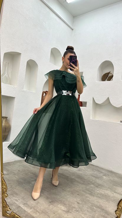 Zümrüt Volanlı Kemerli Midi Boy Tül Abiye Elbise